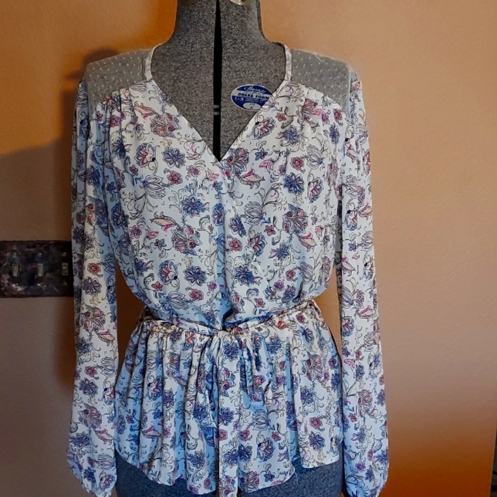 Floral blouse Lg